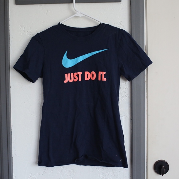 ladies nike tshirt